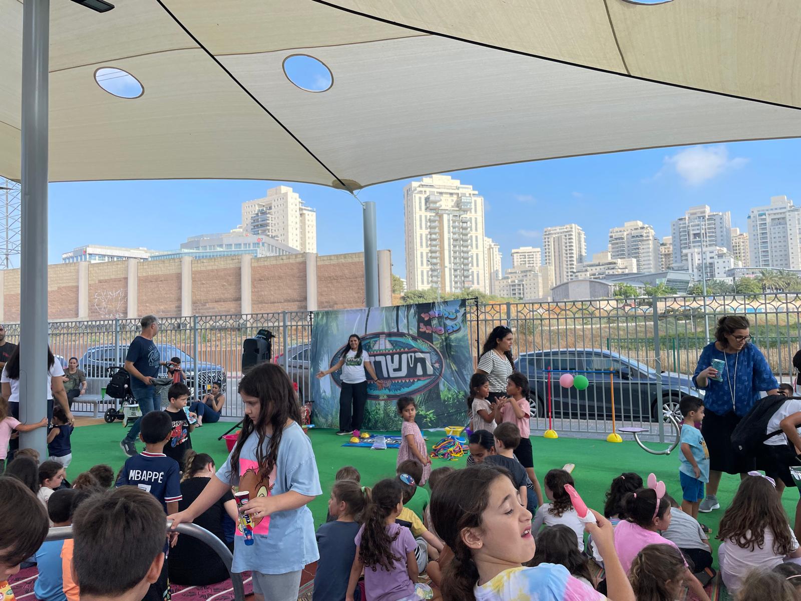 גלריה 28